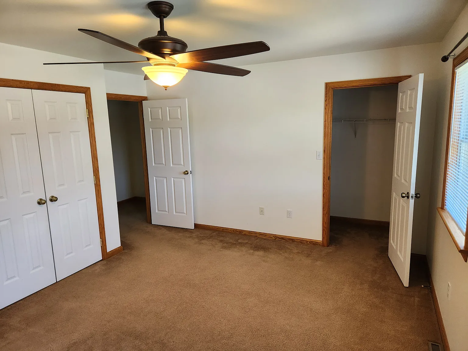 2 bed, 1.5 bath, 1200 sqft, $1,200 — Photo 1