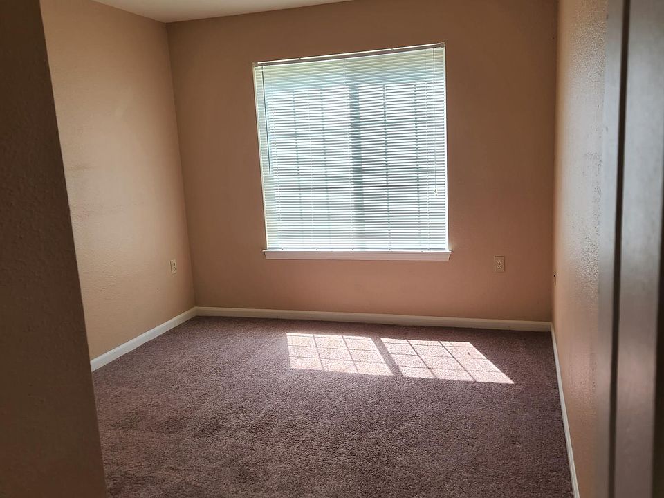 1st image of 730 Tumbleweed Ln APT 103