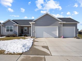328 Grey Slate Dr SW, Cedar Rapids, IA 52404