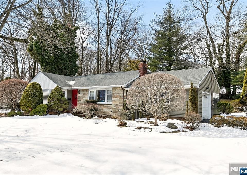 1st image of 62 2nd St