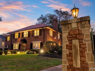 7101 Delmar Blvd, Saint Louis, MO 63130