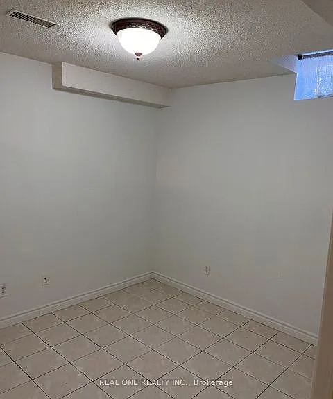 180 Kimono Cres — Photo 18