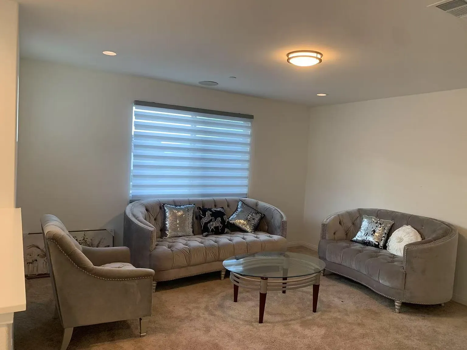 5 bed, 4.5 bath, 3300 sqft, $1,099 — Photo 3