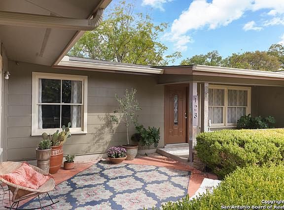 3rd image of 123 Audrey Alene Dr
