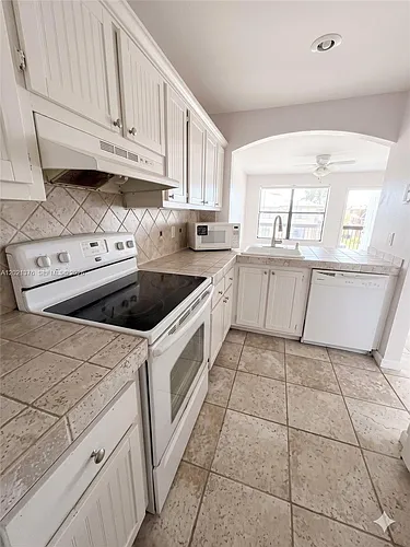 10046 Winding Lake Rd #204 Photo 1