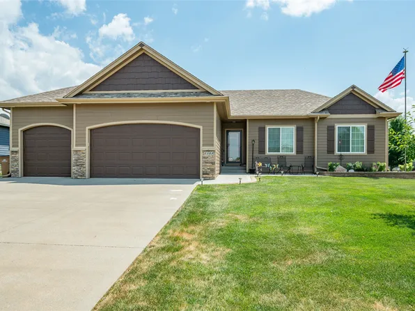 1380 E Pine Ridge Dr, Polk City, IA 50226