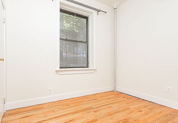 5th image of 1054 Dean St #1A