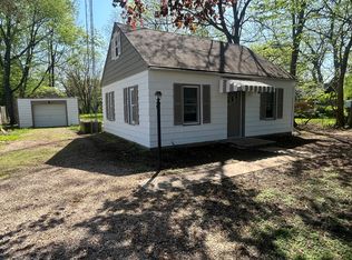 902 N Center St, Plano, IL 60545