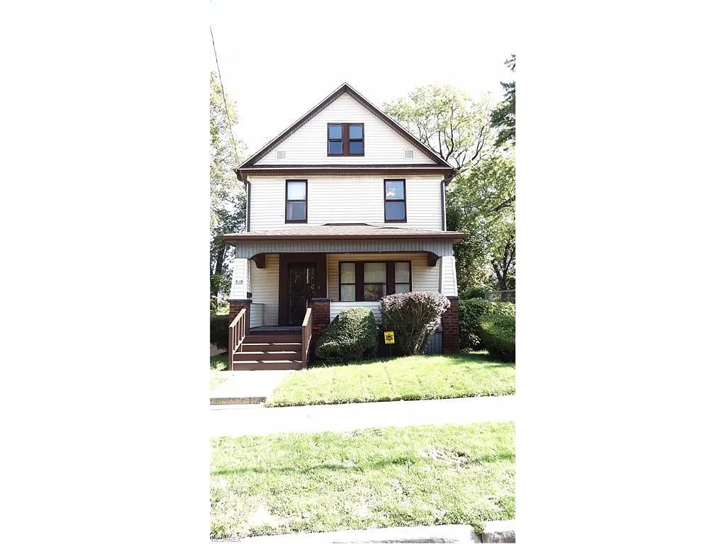 519 Alexander St photo 1