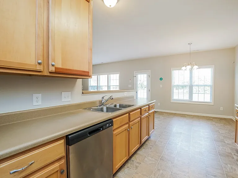 8112 Rolling Glenn Dr — Photo 9