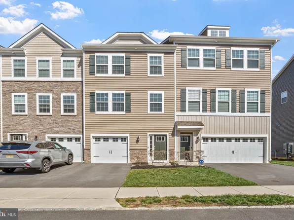 50 Rome Way, Mount Laurel, NJ 08054
