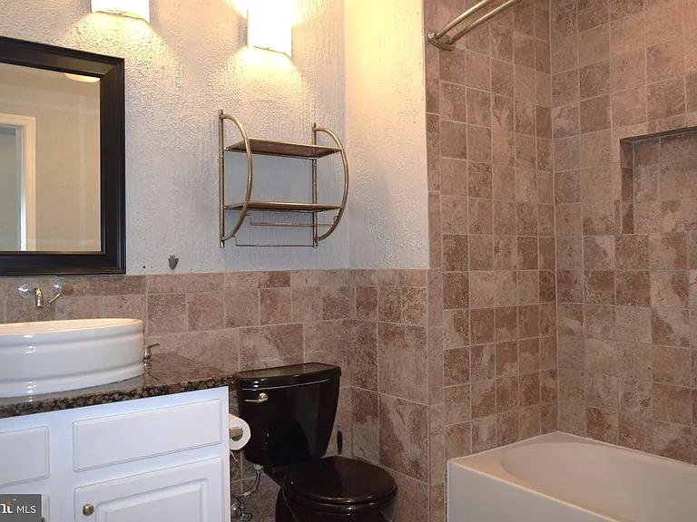 8819 Blue Royale Ln — Photo 30