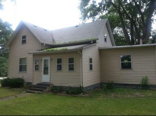 435 S Broadway St, Lovington, IL 61937