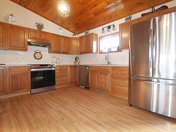 2nd image of 70 Timber Trail