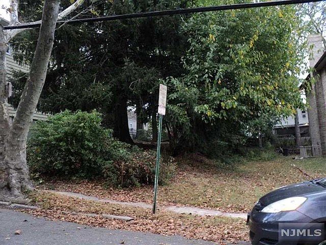 2nd image of 809 Pleasantview Ter