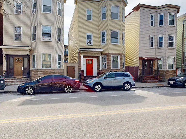 205 Chelsea St #3 — Photo 32