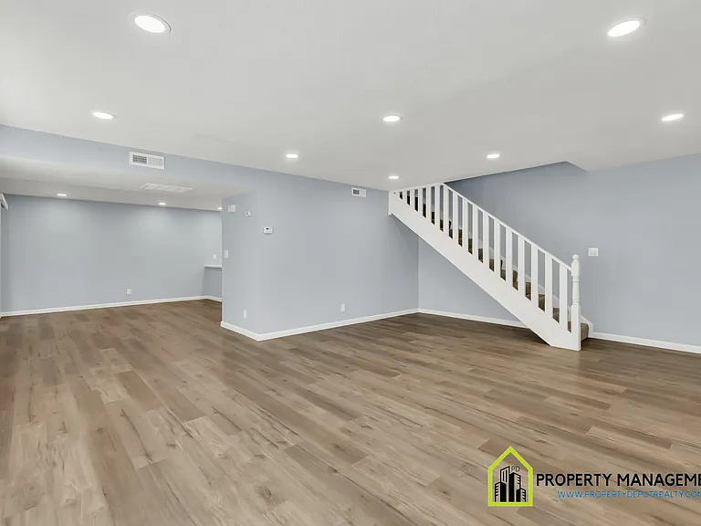 5334 Karbet Way — Photo 11
