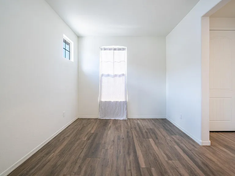 10872 W Marshall Ave — Photo 7