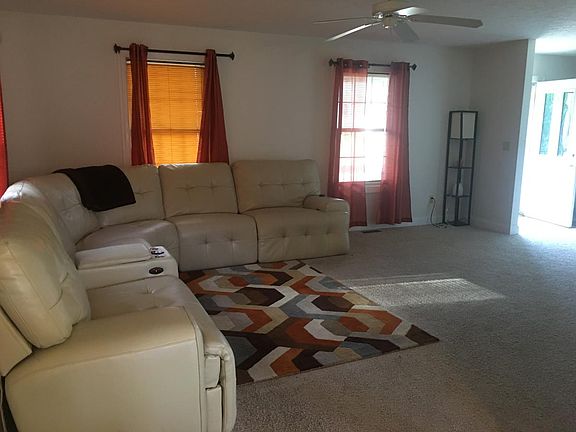 4th image of 11930 Henia Cir