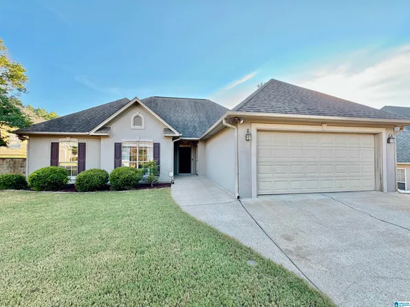 137 Saint Charles Dr, Helena, AL 35080