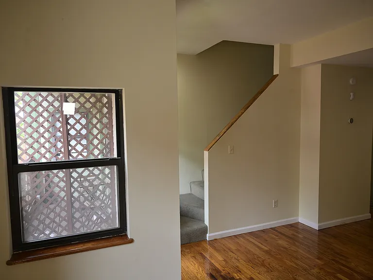 805 Russell Blvd — Photo 10