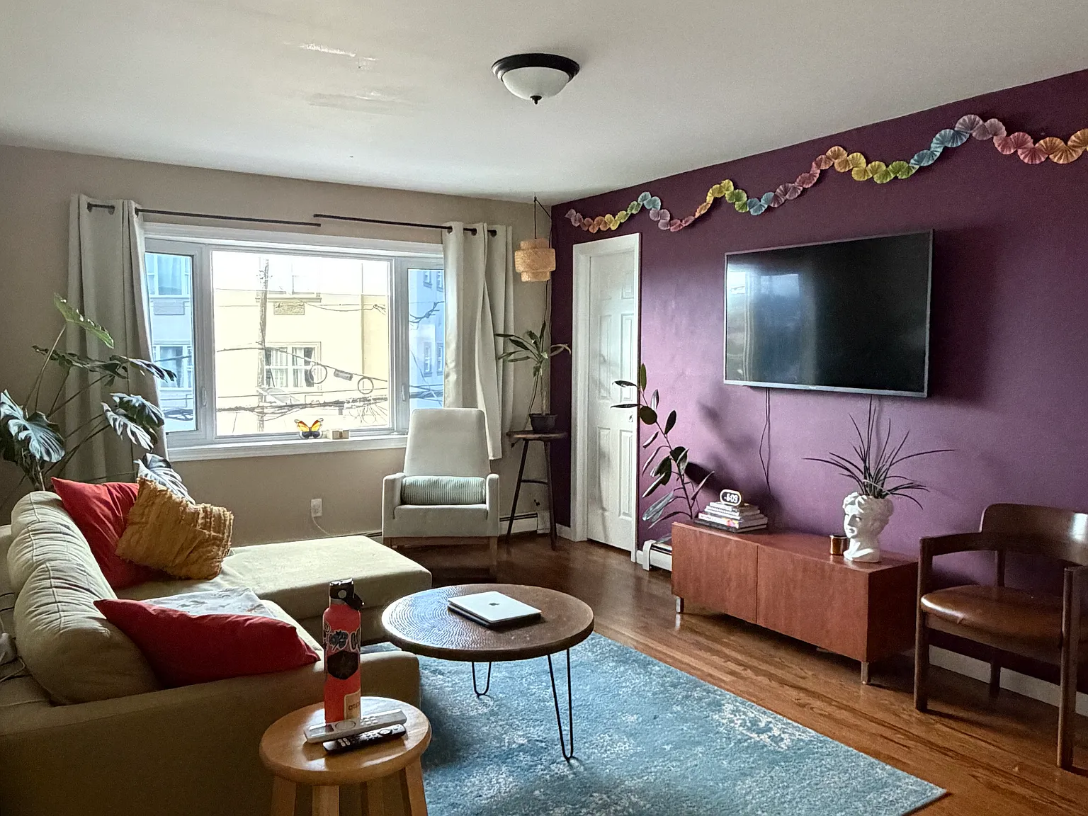 3 bed, 1200 sqft, $2,700 — Photo 2