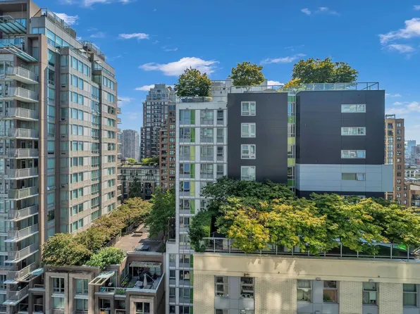 1082 Seymour St #1106, Vancouver, BC V6B 1X9