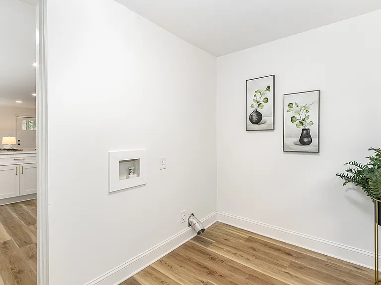 209 E Lavender Ave — Photo 22