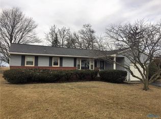 17847 Haskins Rd, Bowling Green, OH 43402