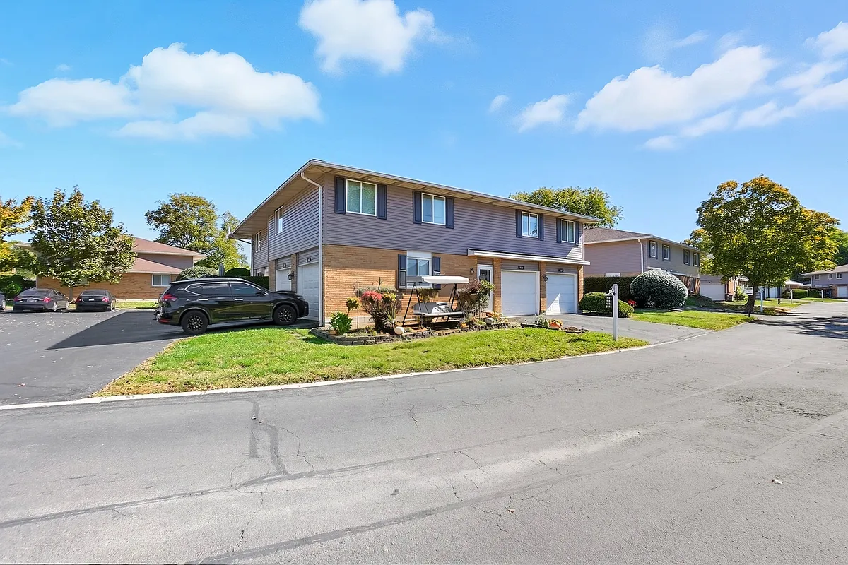 Building Photo - 1644 Villa South Dr