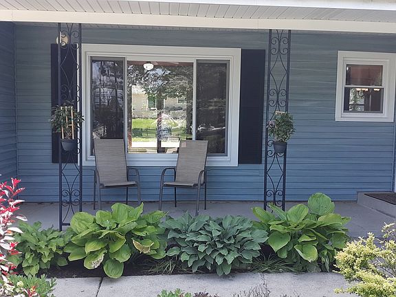 2nd image of 463 Indianwood Dr
