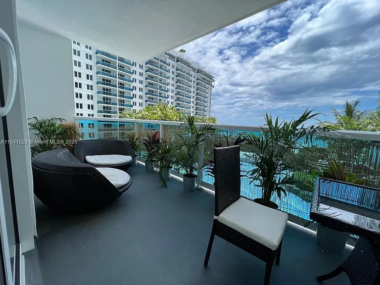 2301 Collins Ave #625 — Photo 14