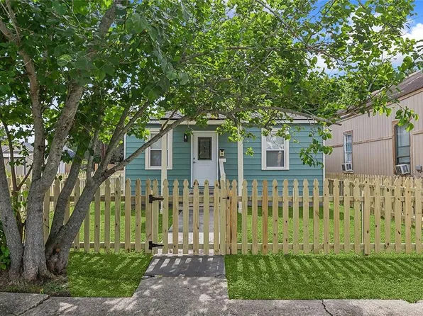 800 Whitney Ave, New Orleans, LA 70114