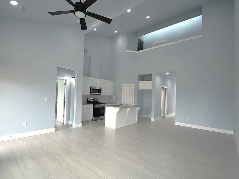 1850 Garnet Ave — Photo 4