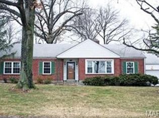 793 Greenview Dr, Saint Louis, MO 63122