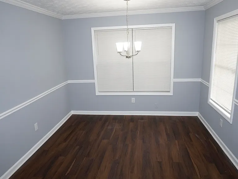 5489 Park Pl S — Photo 3