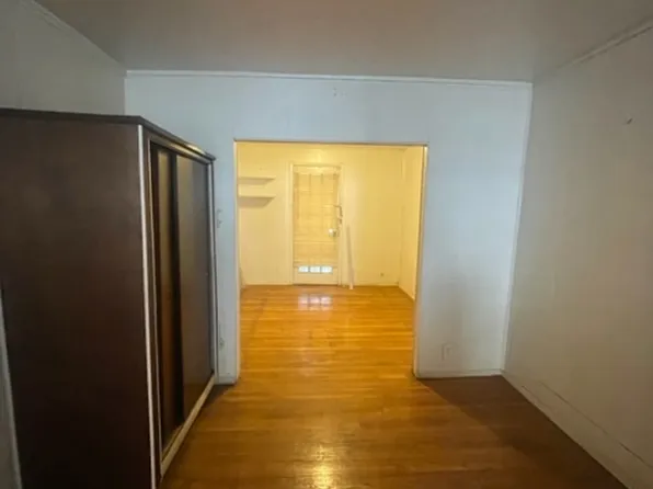 438 Jefferson Avenue image 6 of 12