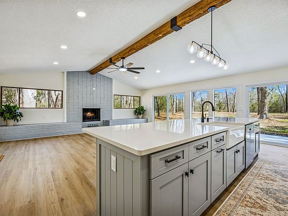 5th image of 16684 Oak Hill Rd