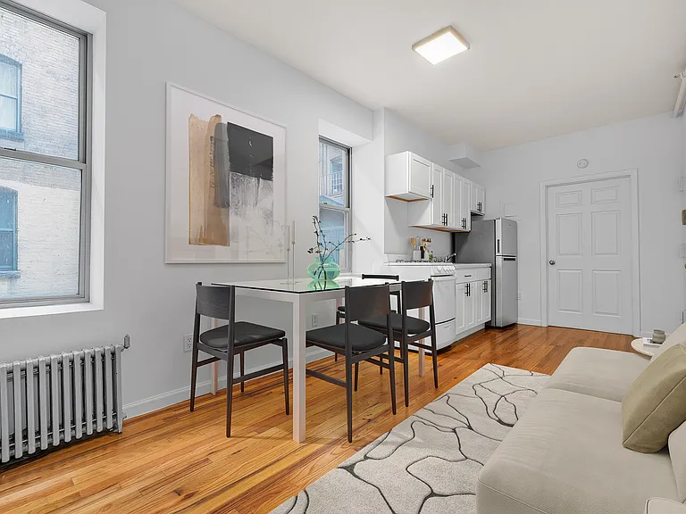 247 W 63rd St #4G — Photo 2