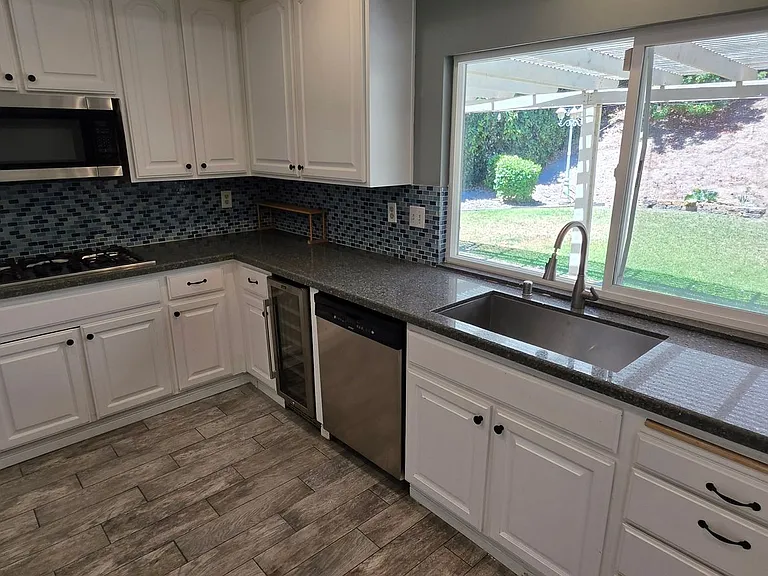 1524 Whitsett Dr — Photo 19