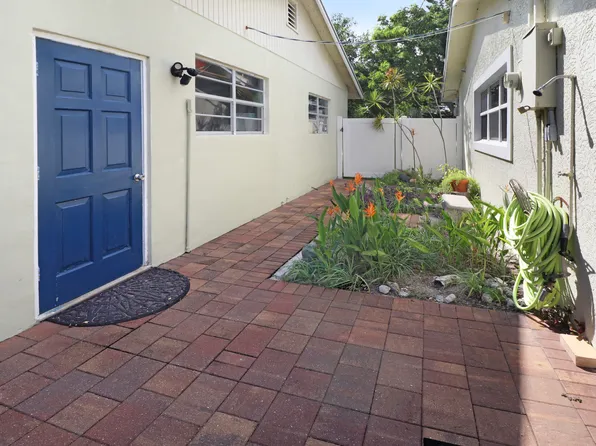 700 NE 2 Street, Pompano Beach, FL 33060