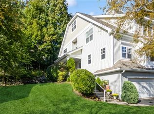 118 Underhill Ln, Peekskill, NY 10566