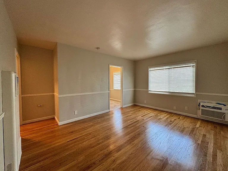 2523 N Street — Photo 2