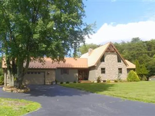 2529 Valley Chapel Rd, Jackson, OH 45640
