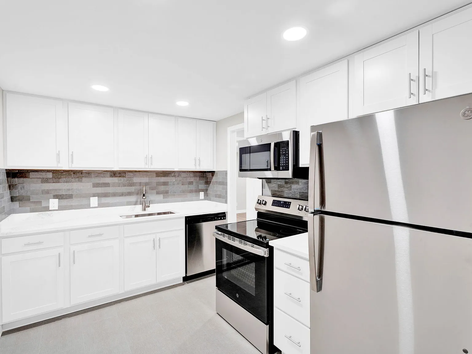 Roanoke Villas — Photo 2