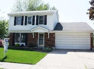 1156 Hampshire Dr, Canton, MI 48188