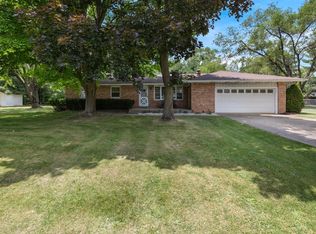 51663 Chestnut Rd, Granger, IN 46530