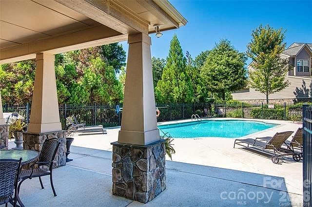 2nd image of 3013 Callaway Ct