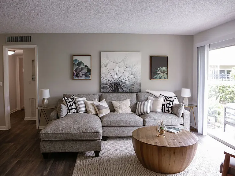 Flagler Pointe Apartments — Photo 21