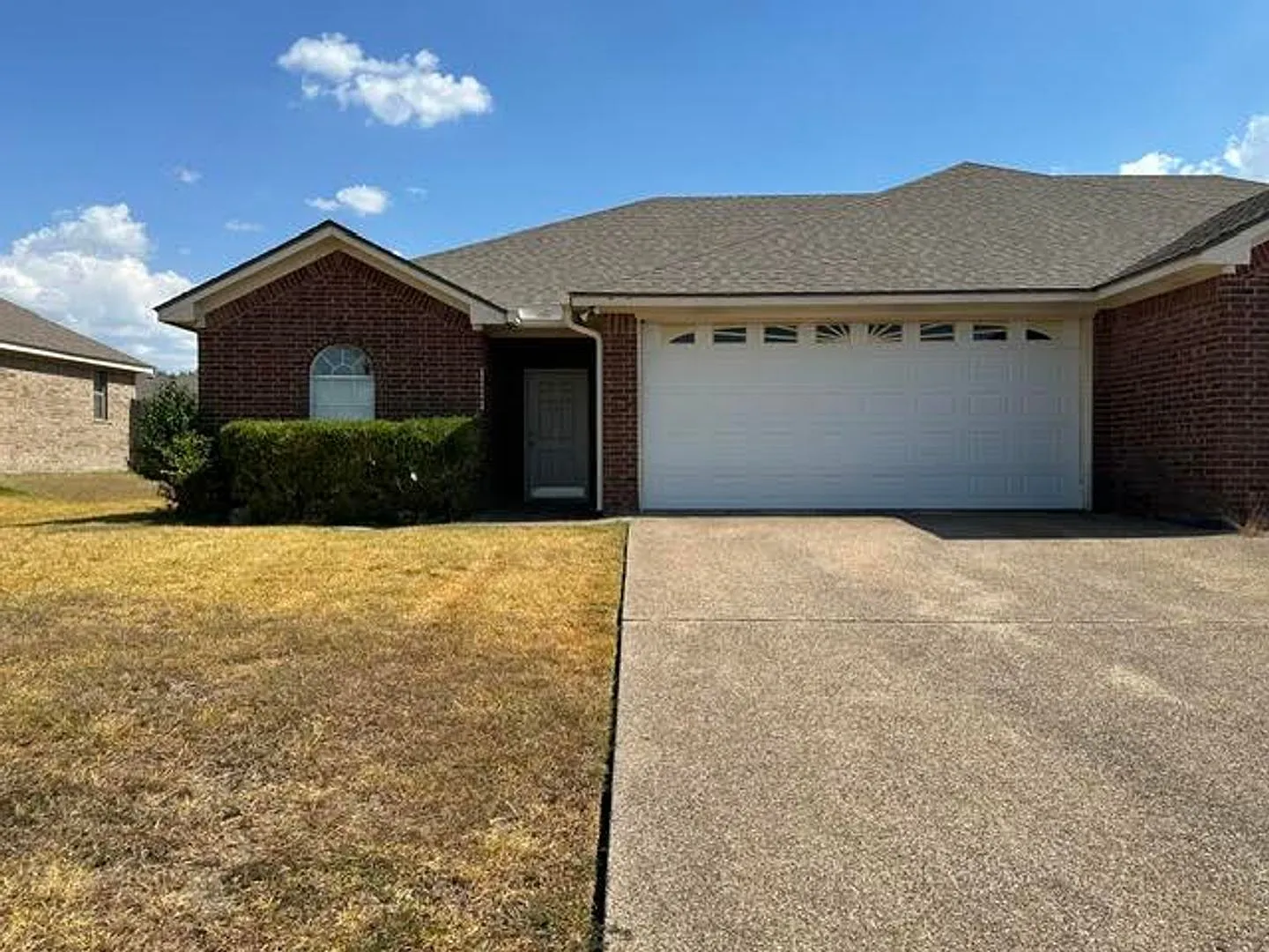 Duplex in Robinson — Photo 1